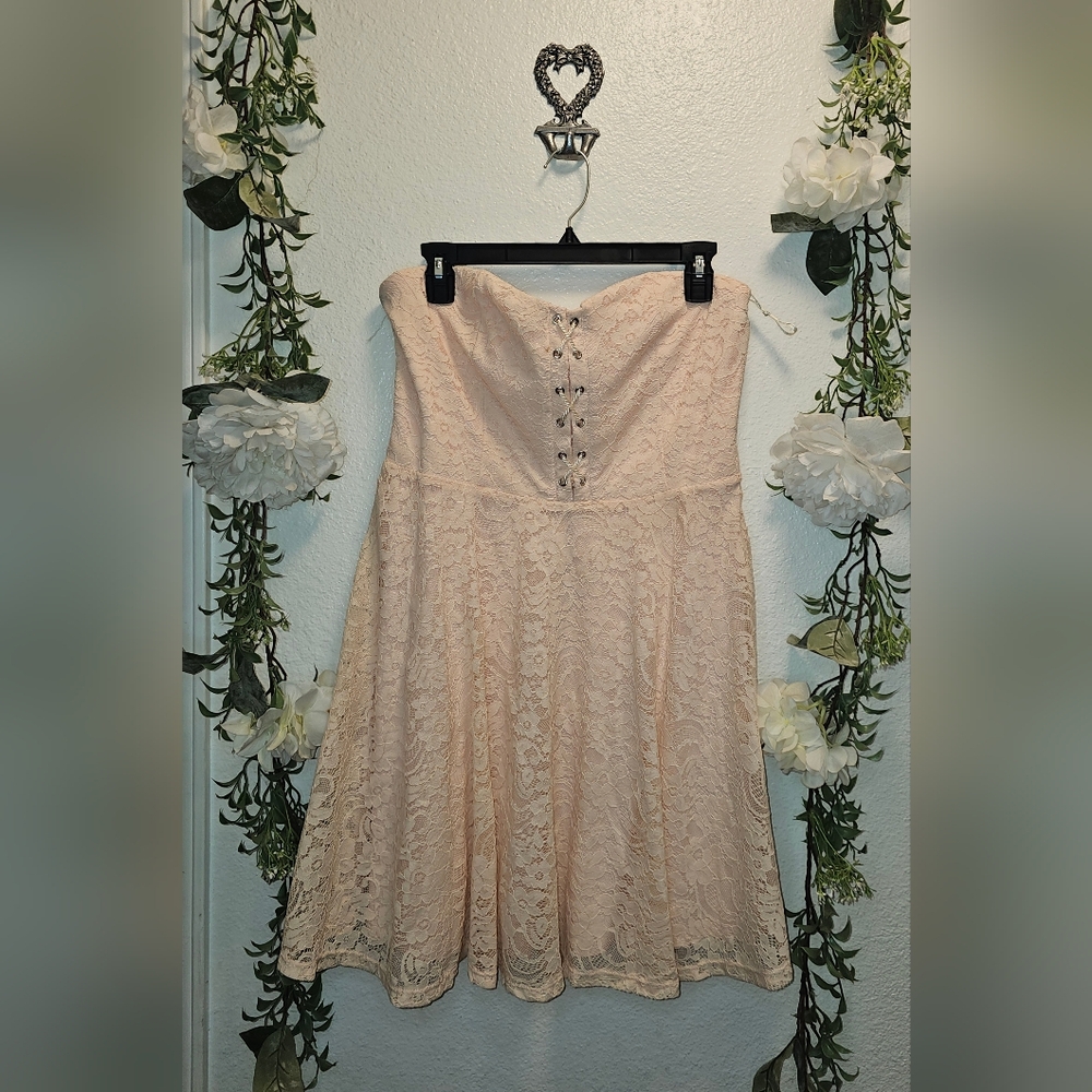 1X Forever 21 strapless lacey dress